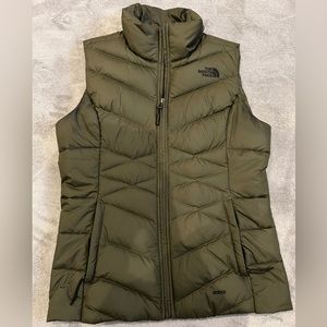 Women’s North Face 550 Vest